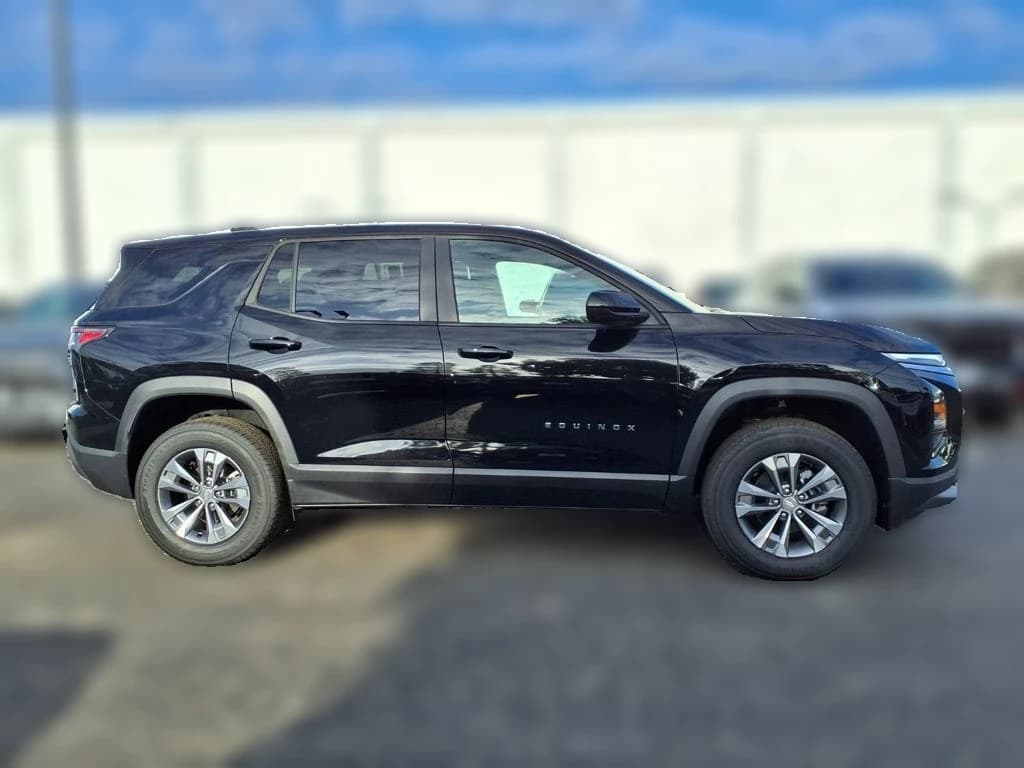 Chevrolet Equinox FWD LT 4dr 2026 — side view