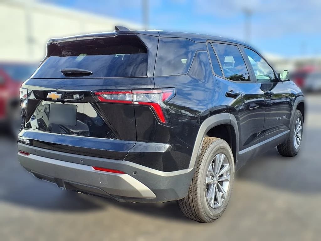 Chevrolet Equinox FWD LT 4dr 2026 — side view