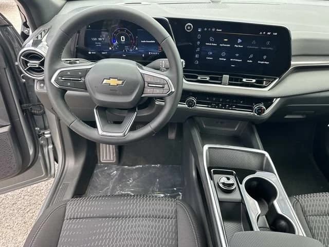 Chevrolet Equinox AWD LT 4dr 2027 — side view