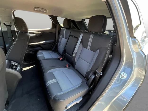 Chevrolet Blazer LT FWD 4dr 2026 — side view
