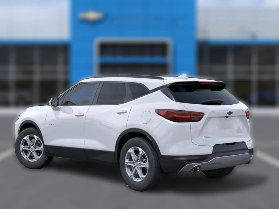 Chevrolet Blazer LT FWD 4dr 2026 — side view
