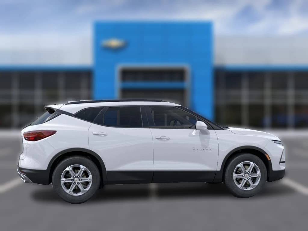 Chevrolet Blazer LT FWD 4dr 2026 — side view