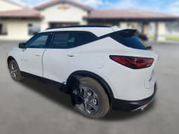Chevrolet Blazer LT FWD 4dr 2026 — side view