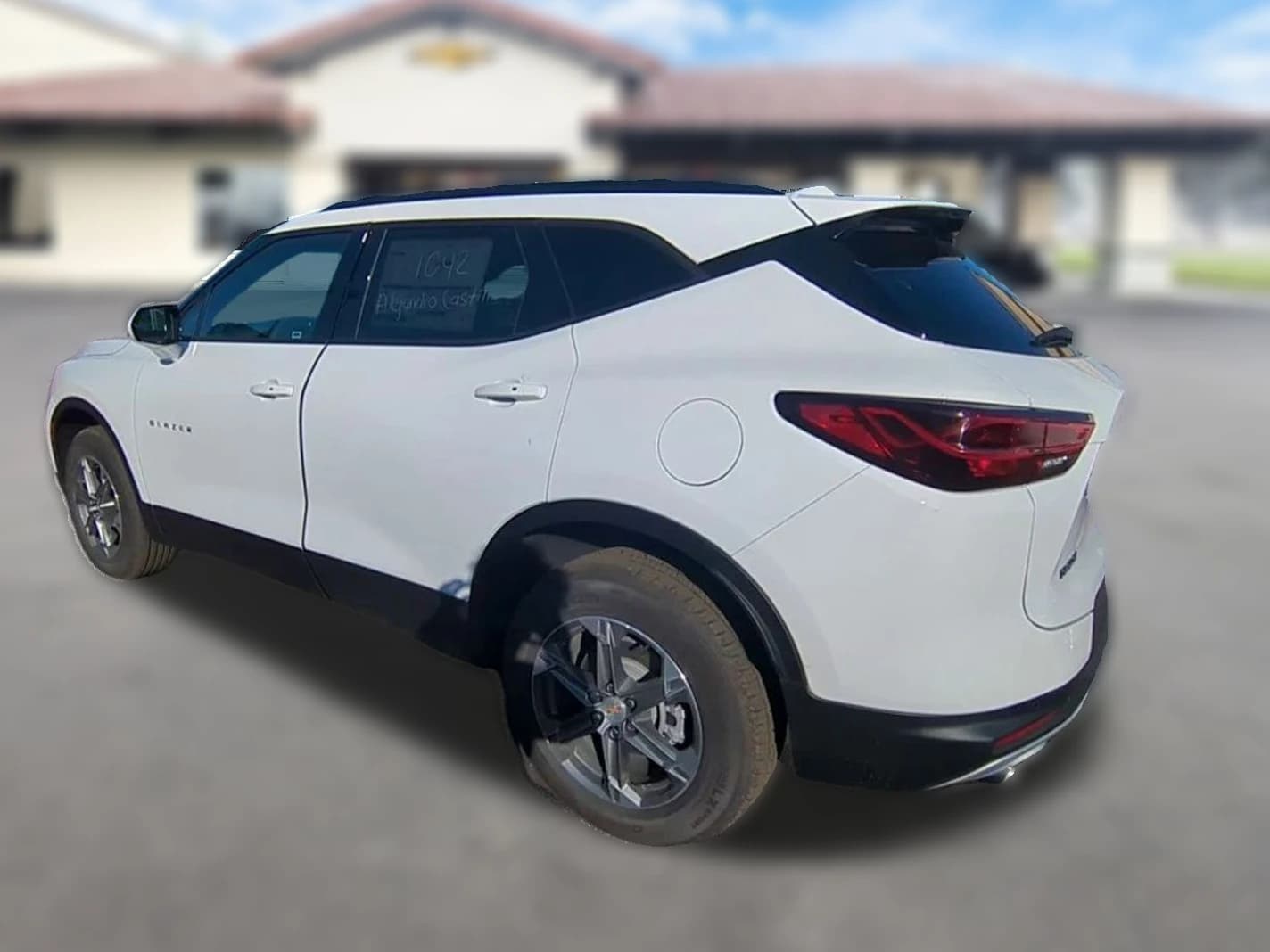 Chevrolet Blazer LT FWD 4dr 2026 — side view