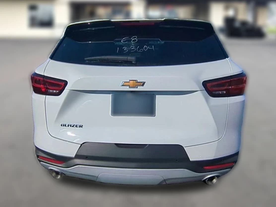 Chevrolet Blazer LT FWD 4dr 2026 — side view