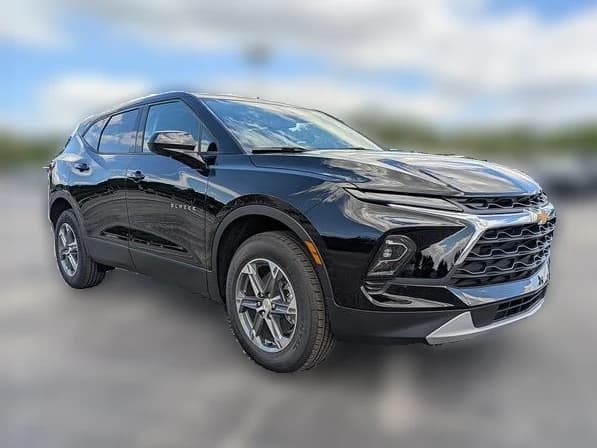 Chevrolet Blazer LT FWD 4dr 2026 — side view