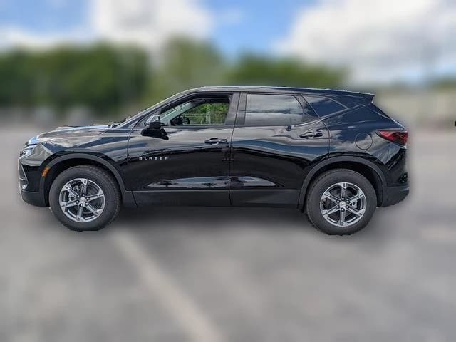 Chevrolet Blazer LT FWD 4dr 2026 — side view