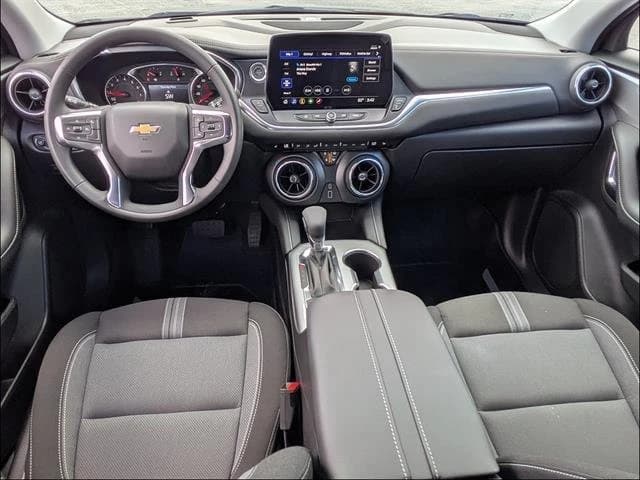 Chevrolet Blazer LT FWD 4dr 2026 — side view