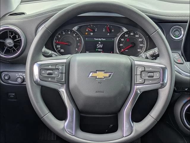 Chevrolet Blazer LT FWD 4dr 2026 — side view