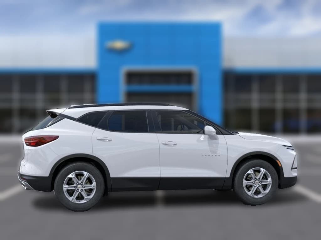 Chevrolet Blazer LT FWD 4dr 2026 — side view