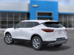 Chevrolet Blazer LT FWD 4dr 2026 — side view