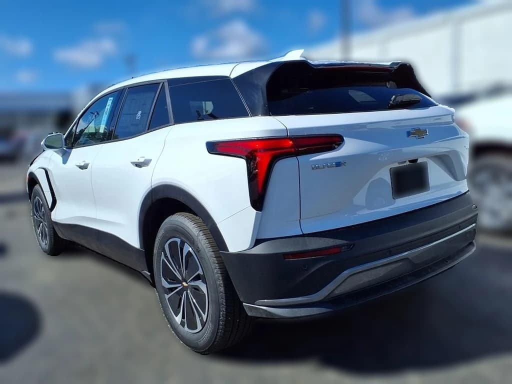 Chevrolet Blazer EV FWD LT 4dr 2026 — side view