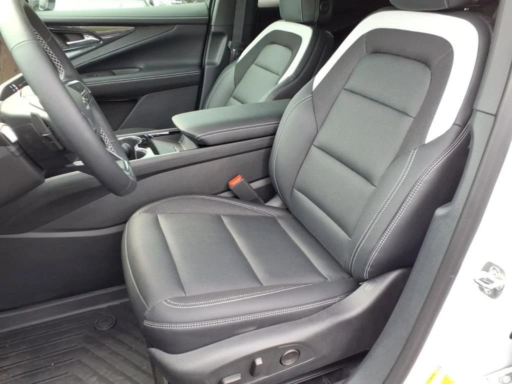 Chevrolet Blazer EV AWD LT 4dr 2026 — side view