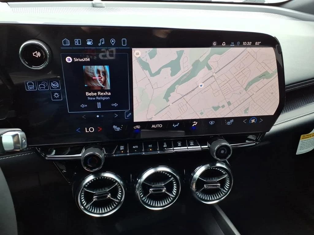 Chevrolet Blazer EV AWD LT 4dr 2026 — side view