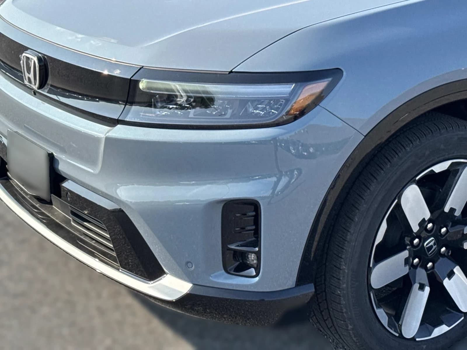 Honda Prologue Elite AWD 2026 — side view