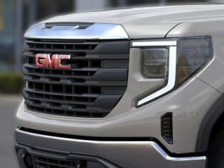 GMC Sierra 1500 Pro 2WD Reg Cab 126"
