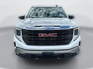 GMC Sierra 1500 Pro 2WD Reg Cab 126"