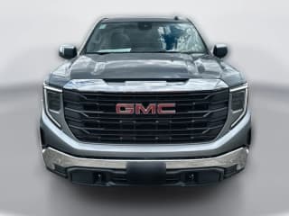 GMC Sierra 1500 Pro 4WD Reg Cab 126"
