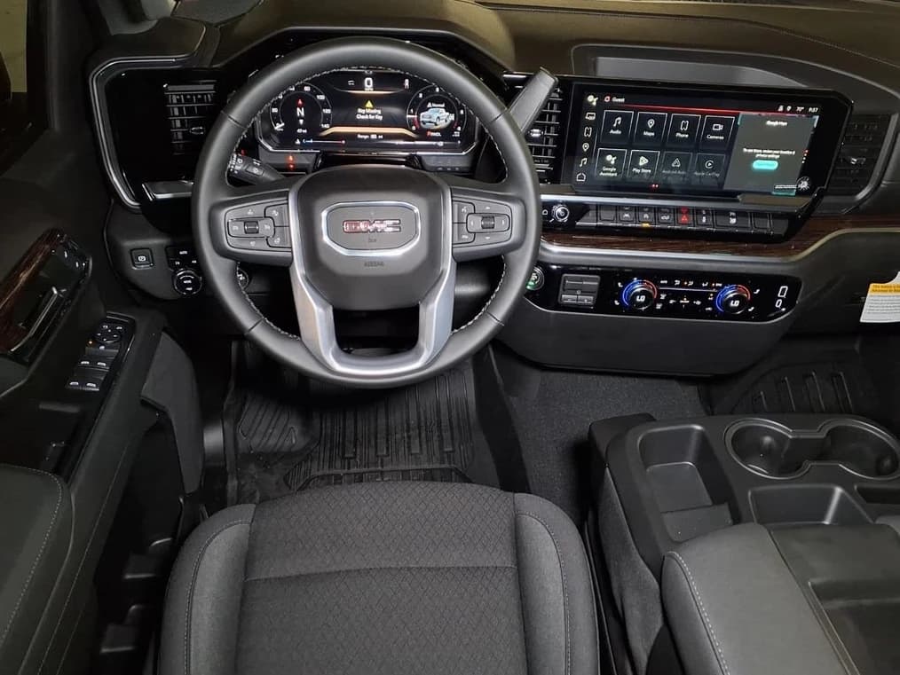 GMC Sierra 1500 SLE 4WD Crew Cab 157" 2026 — side view