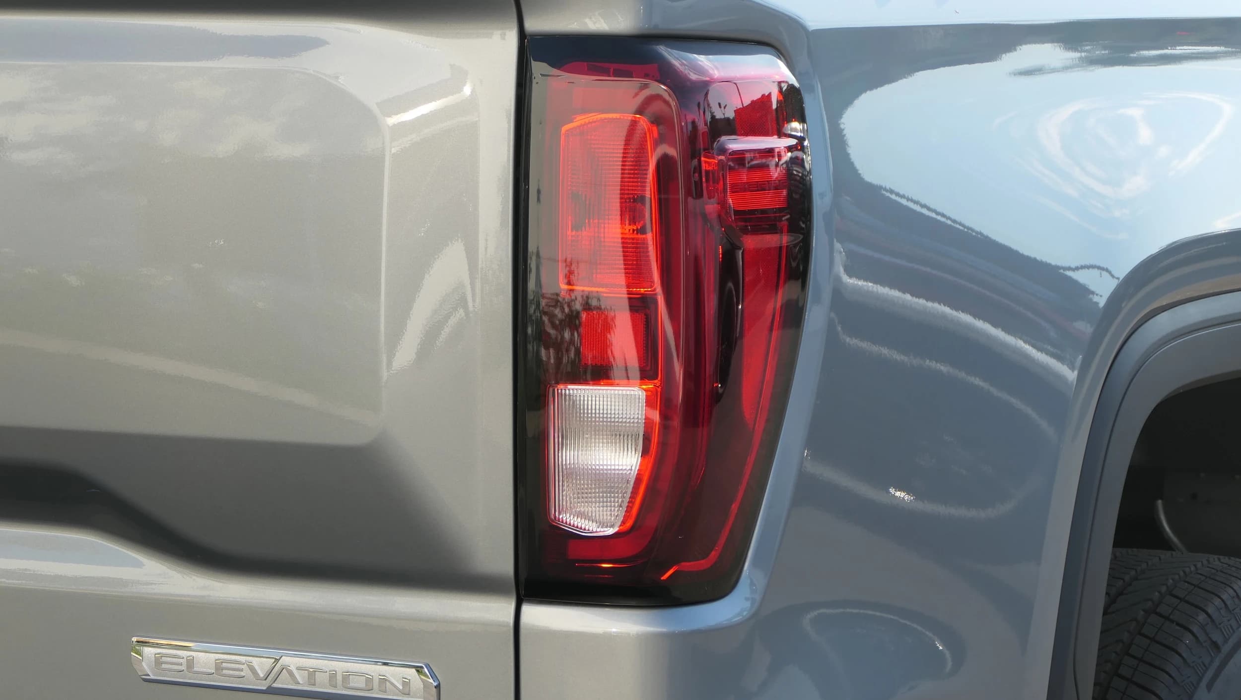 GMC Sierra 1500 Elevation 4WD Crew Cab 147" 2026 — side view