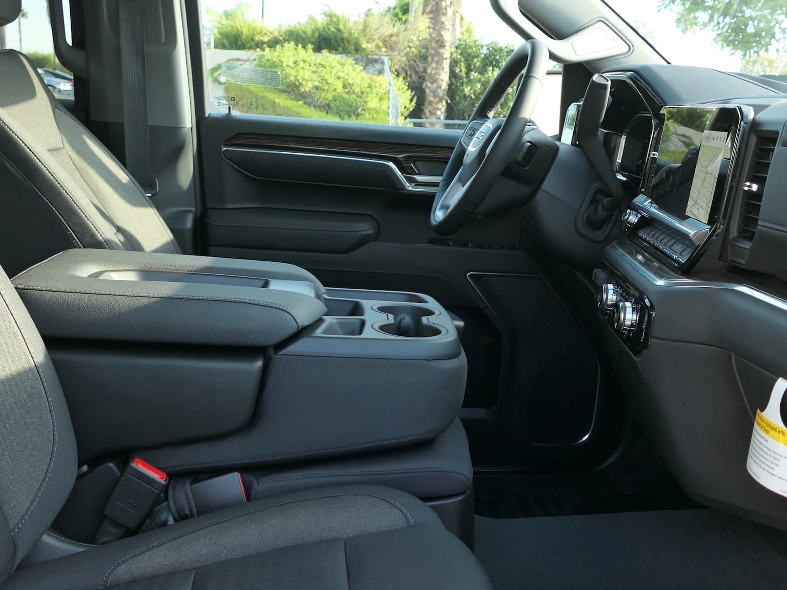 GMC Sierra 1500 Elevation 4WD Crew Cab 147" 2026 — side view