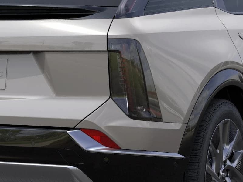 Cadillac OPTIQ Luxury 4dr 2027 — side view