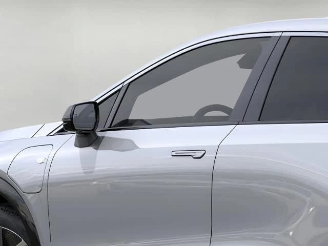 Cadillac OPTIQ Luxury 4dr 2027 — side view