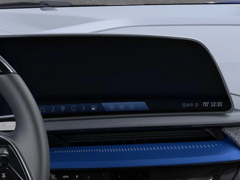 Cadillac OPTIQ Luxury 4dr 2027 — side view