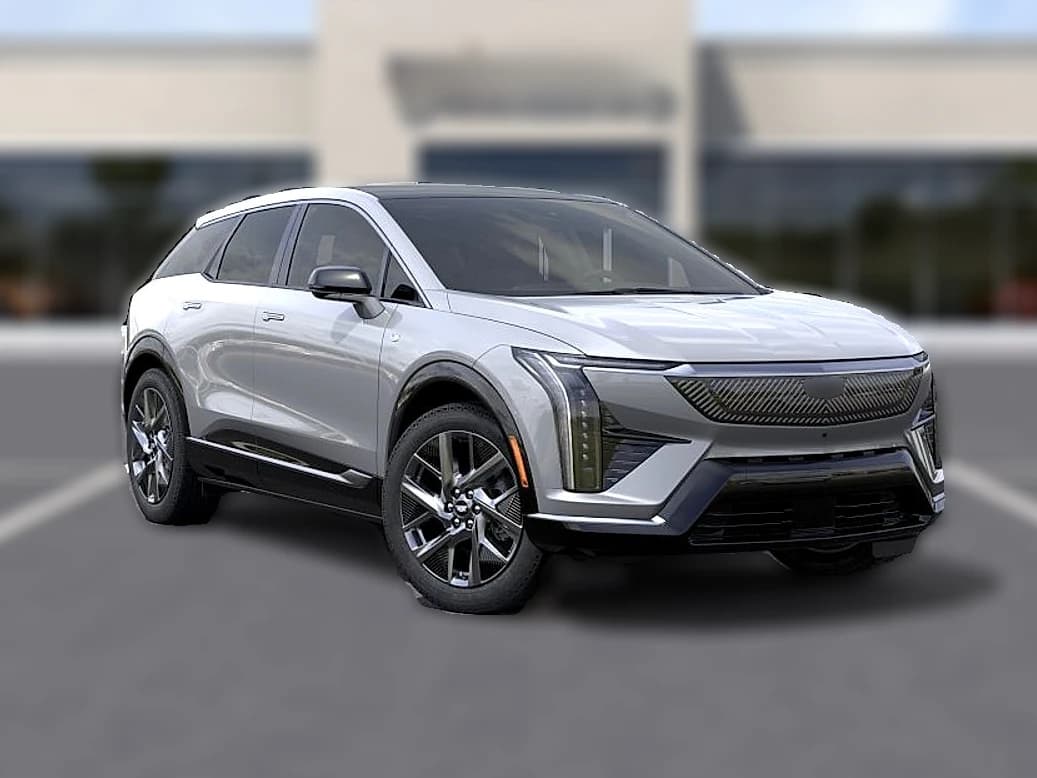 Cadillac OPTIQ Luxury 4dr 2027 — side view