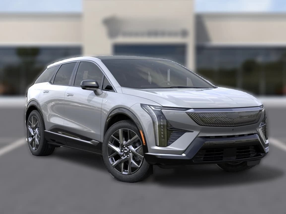 Cadillac OPTIQ Luxury 4dr 2027 — side view