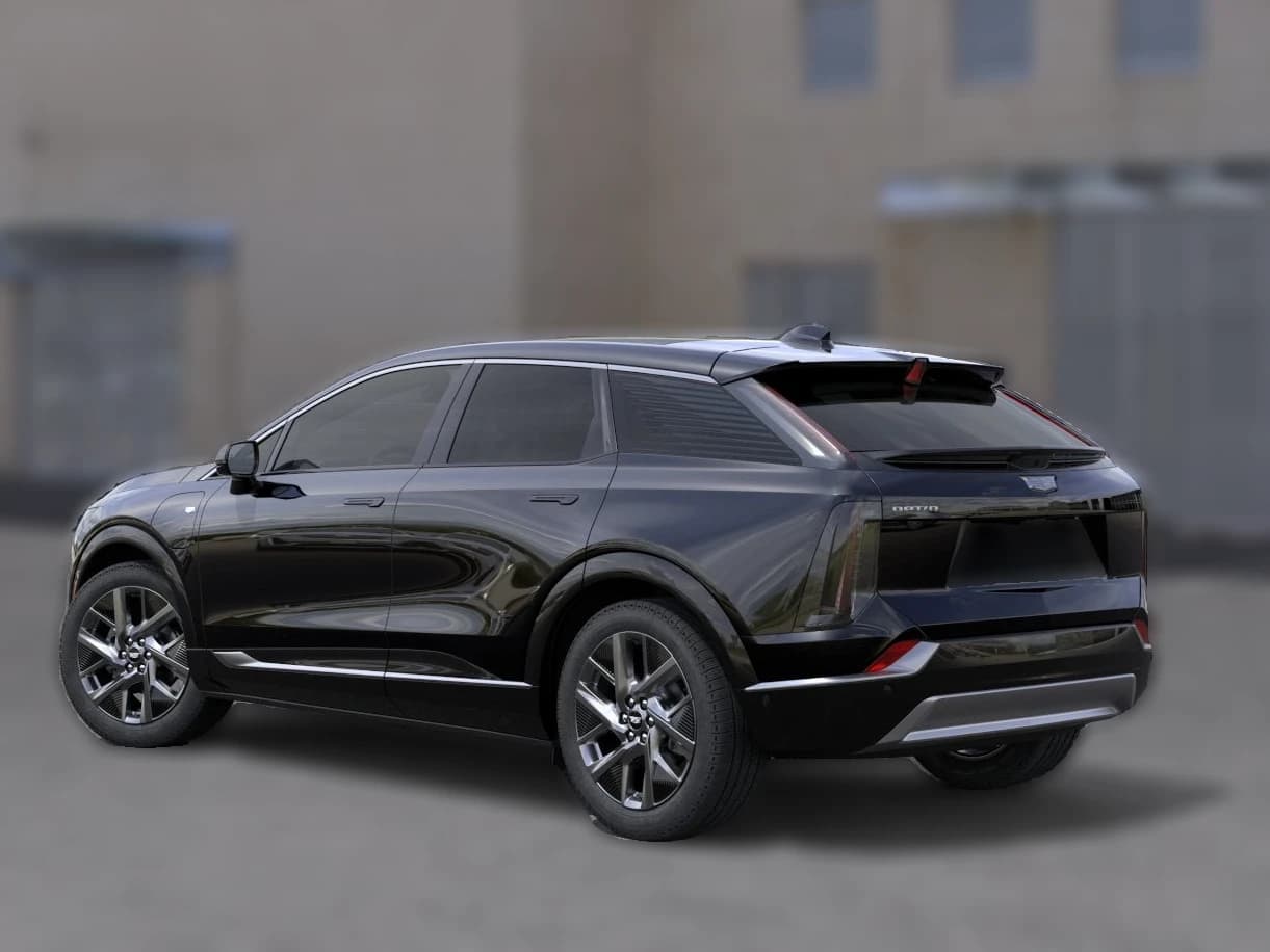 Cadillac OPTIQ Luxury 4dr 2027 — side view