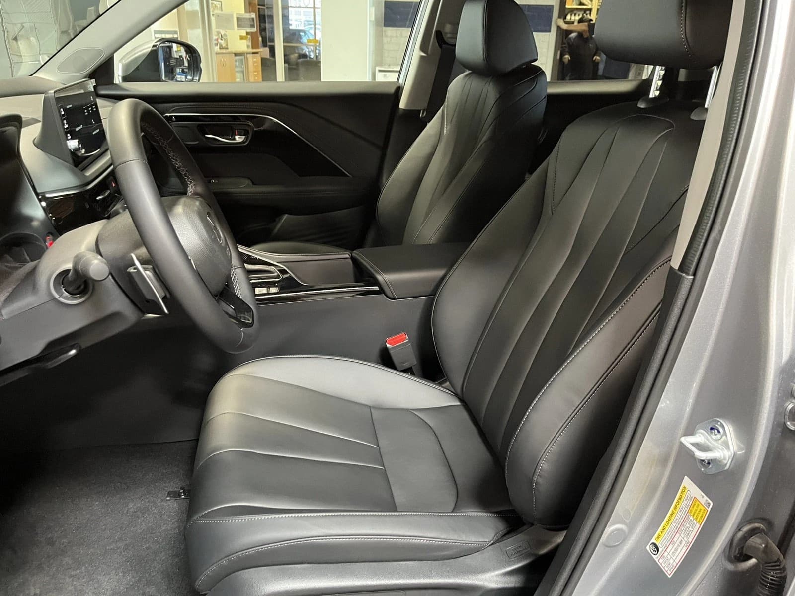 Acura ADX Base FWD 2026 — side view
