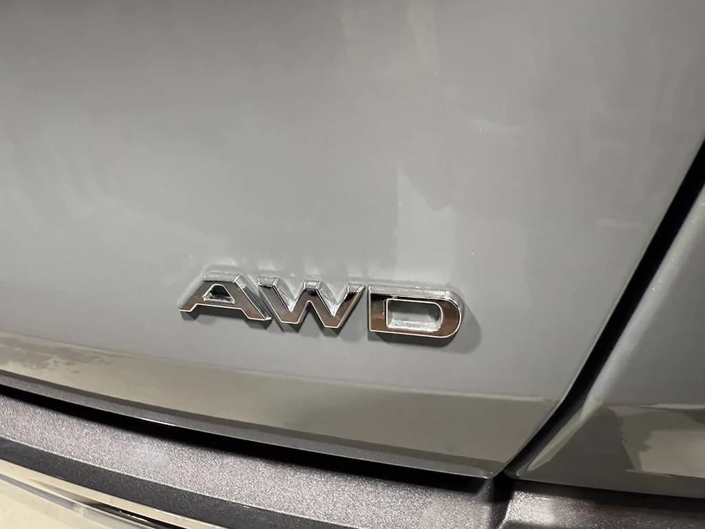 Acura ADX Base AWD 2026 — side view