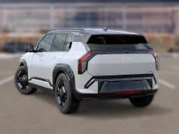 Kia EV3 GT-Line AWD 2027 — side view