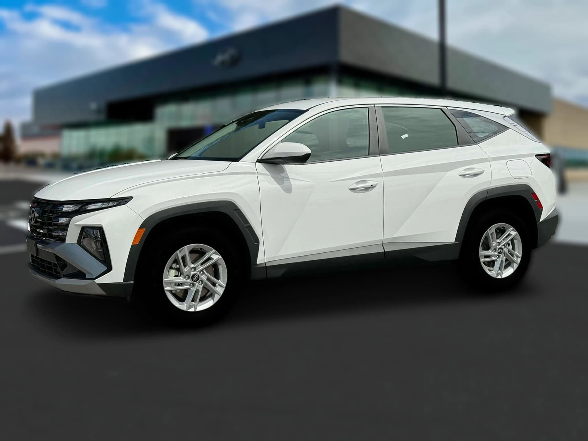 Hyundai Tucson SE FWD 2025 — side view
