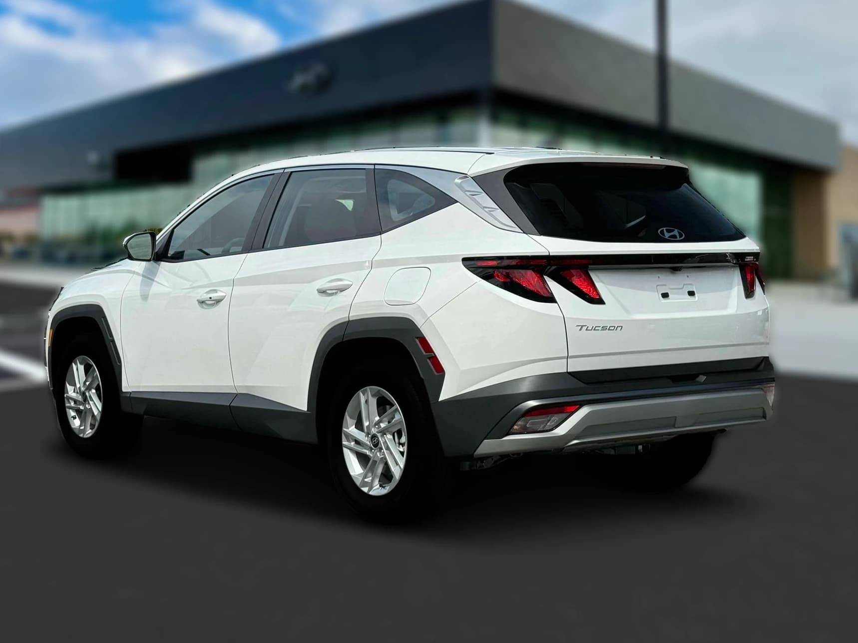 Hyundai Tucson SE FWD 2025 — side view
