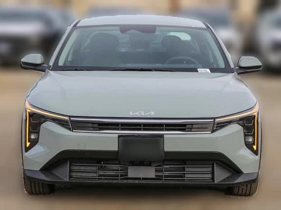 Kia K4 LXS Sedan 2026 — side view