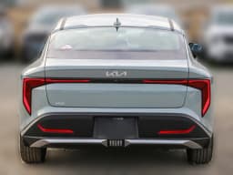 Kia K4 LXS Sedan 2026 — side view