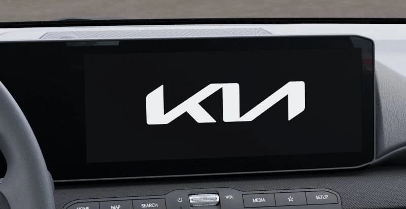 Kia K4 LXS Sedan 2026 — side view