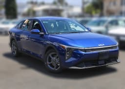 Kia K4 LXS Sedan 2026 — side view