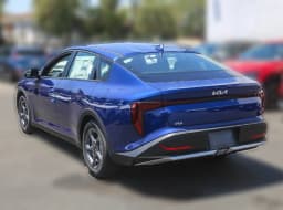 Kia K4 LXS Sedan 2026 — side view