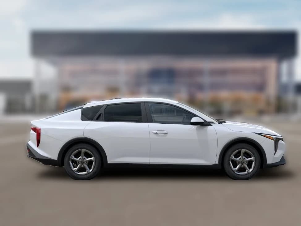 Kia K4 LXS Sedan 2026 — side view