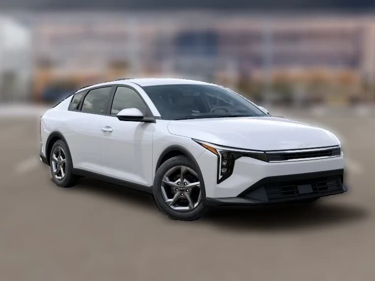 Kia K4 LXS Sedan 2026 — side view