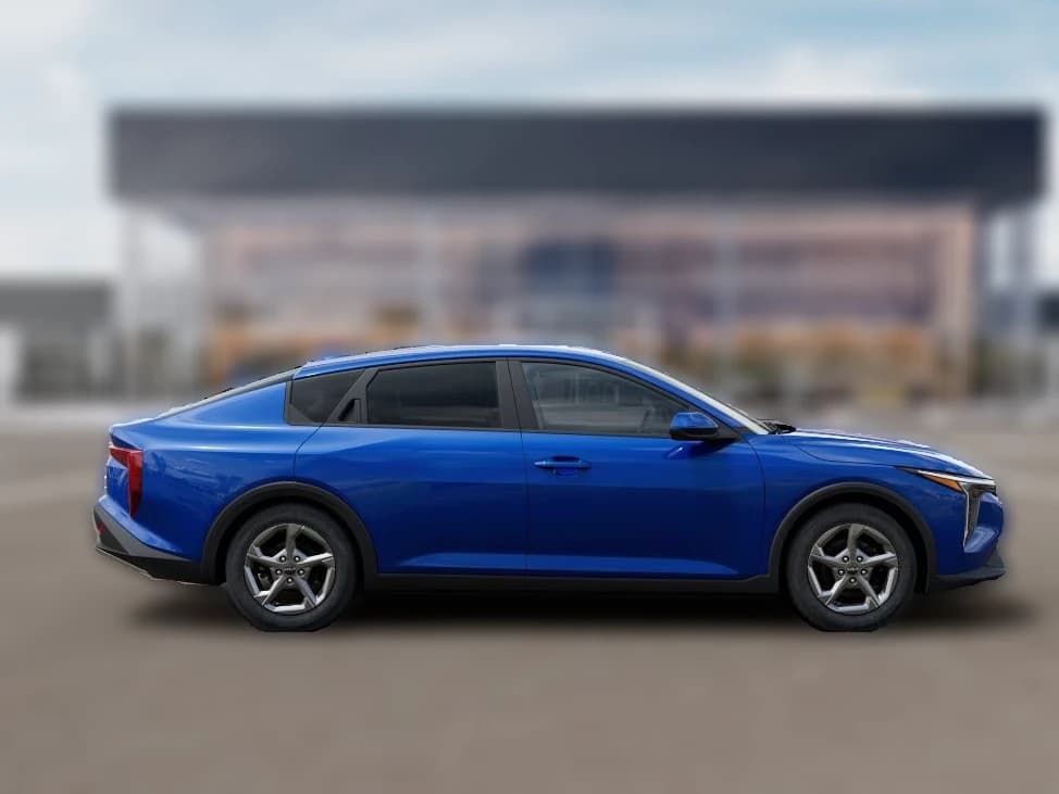 Kia K4 LXS Sedan 2026 — side view