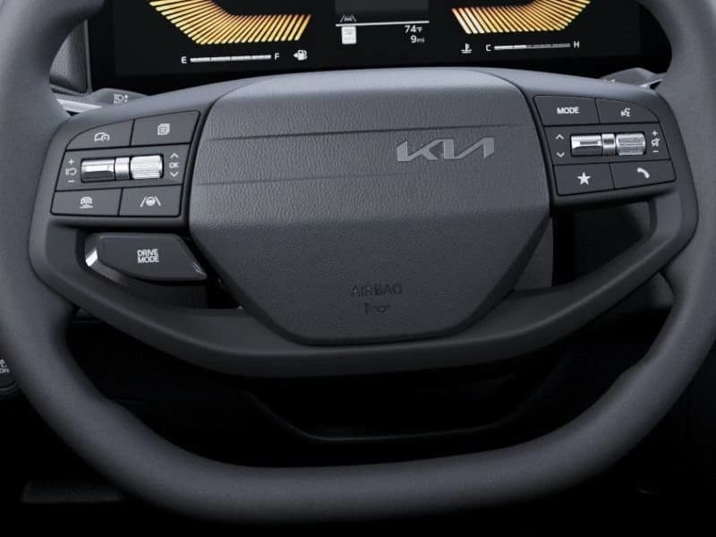 Kia K4 LXS Sedan 2026 — side view