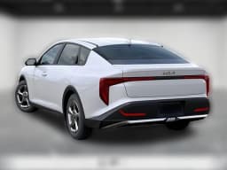 Kia K4 LXS Sedan 2026 — side view