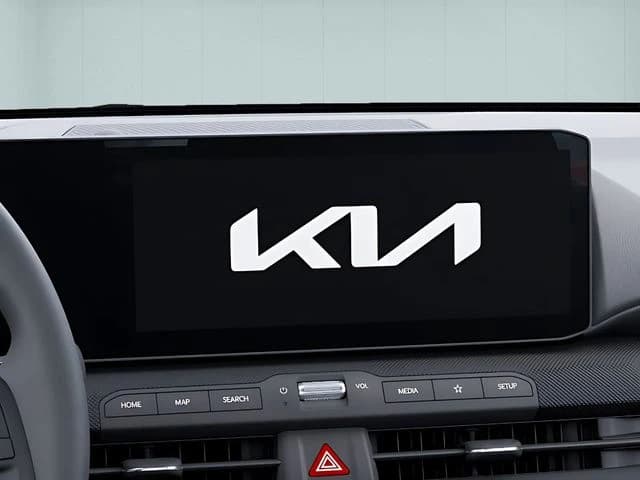 Kia K4 LXS Sedan 2026 — side view