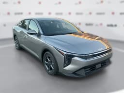 Kia K4 LXS Sedan 2026 — side view