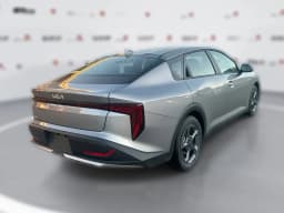 Kia K4 LXS Sedan 2026 — side view