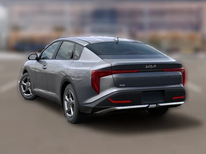 Kia K4 LXS Sedan 2026 — side view
